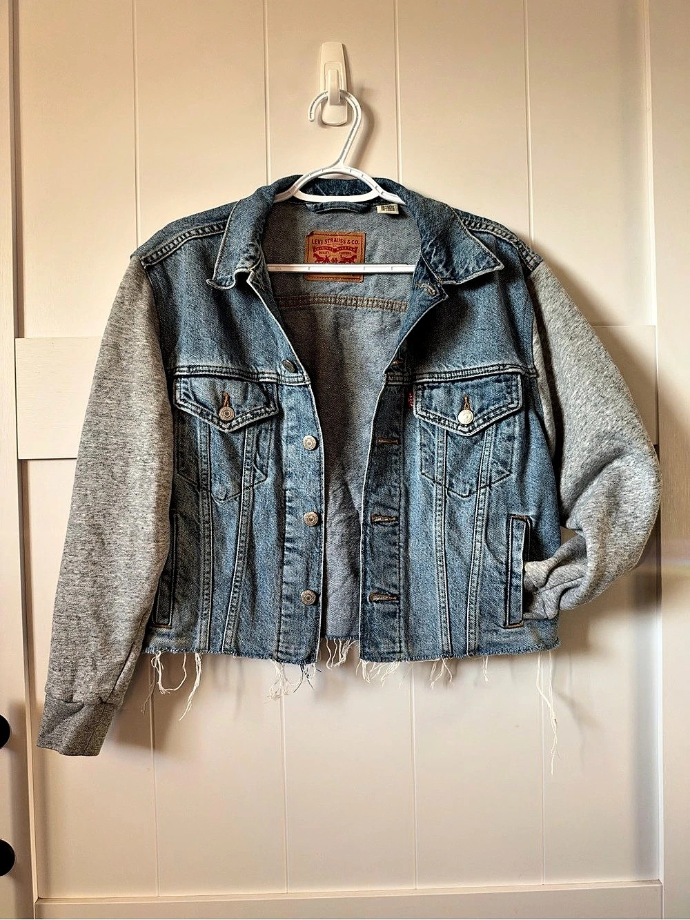 Levi Strauss & Co. Cropped Denim Trucker Jacket Size Small